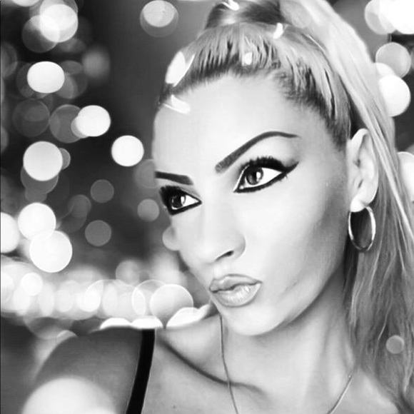 Meet your Posher, Emma - Picture 8 of 8